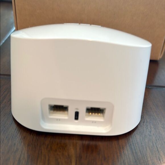 Eero 6 Mesh WiFi Router in White - Picture 4 of 6